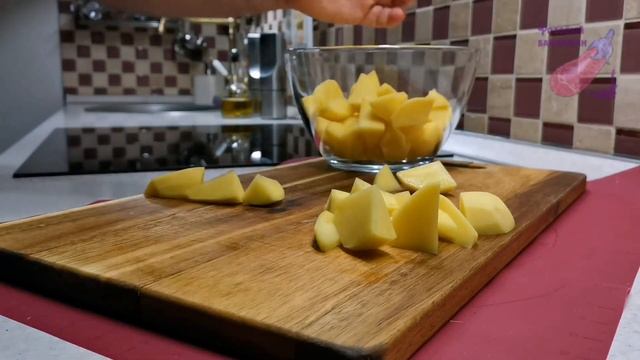 ТАК ВКУСНО еще никогда не получалось! НОВЫЙ маринад для крылышек и картошки смотреть онлайн