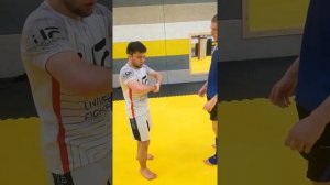 Удушающий приём "ГИЛЬОТИНА"