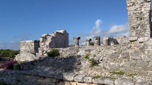МЕКСИКАНСКИЕ КАНИКУЛЫ/Тулум: творения майя и сеноты в Канкуне смотреть онлайн