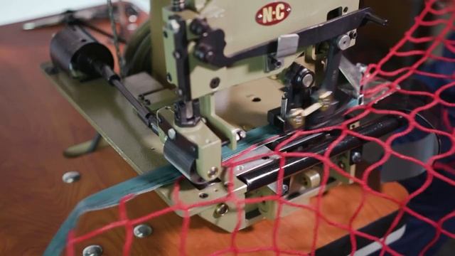 Netting Machine attaches tape to any net 81200SN смотреть онлайн