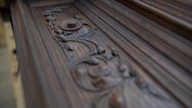 Как наносить морилку. Шкаф начала 20 века. смотреть онлайн