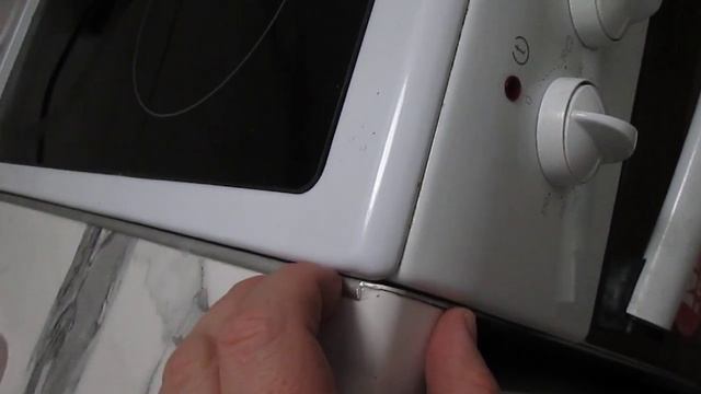 ДЕЛАЕМ РЕМОНТ В КВАРТИРЕ СТАВИМ ЭЛЕКТРОПЛИТУ НА МЕСТО БЫВШЕЙ ВСТРОЕННОЙ ТЕХНИКИ смотреть онлайн