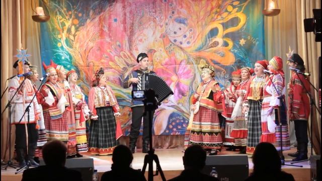 Лариса Авдюнина и ее фольклорный ансамбль « Родник» смотреть онлайн
