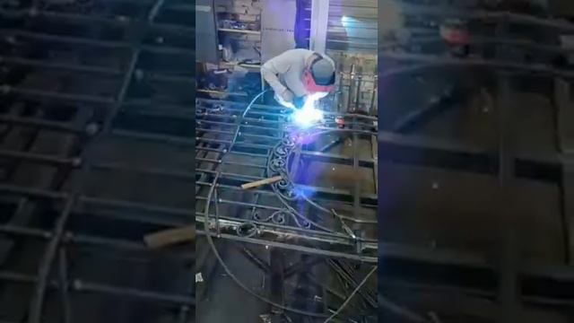 заборы из профильной трубы! #сварка #сварщик #forging #welding #weld #welder #weldersclub смотреть онлайн