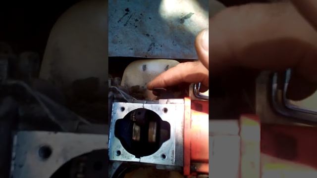 как правильно поставить поршень в триммер