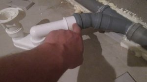 Ремонт в сан.узле Часть-2! Как провести  водопроводные трубы и канализацию, перед укладкой плитки.