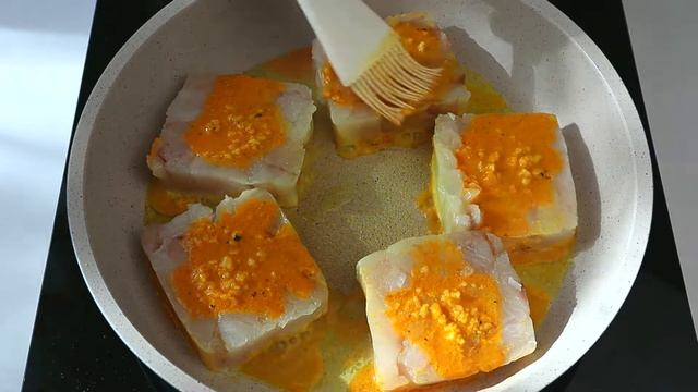 ЖАРЕНАЯ РЫБА С МЯТОЙ И КУРКУМОЙ I МИНТАЙ смотреть онлайн