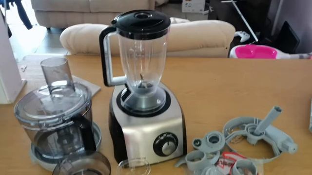 Bosch Food Processor and Blender Demo/Review from TakeAlot.Com | Making Delicious Smoothies? смотреть онлайн