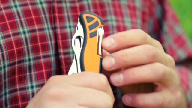 Victorinox Hunter XT Swiss Army Knife | A Man and a Knife смотреть онлайн