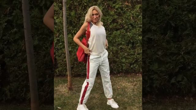 Джоггеры, Штаны Спорт шик белые с красной полосой со светоотражающими элементами смотреть онлайн