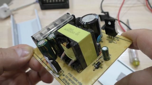 БЛОКИ ПИТАНИЯ ДЛЯ ВИДЕОНАБЛЮДЕНИЯ И СВЕТОДИОДНЫХ ЛЕНТ. смотреть онлайн