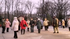 СМЕРЕКА!❄??/СУПЕР ТАНЦЫ В ПАРКЕ ГОРЬКОГО ХАРЬКОВ ЯНВАРЬ 2021