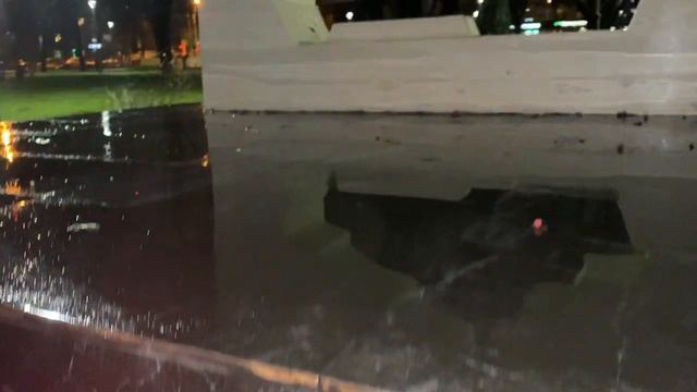 Благоустройство сквера имени Михаила Судакова на юго-востоке Москвы завершено смотреть онлайн