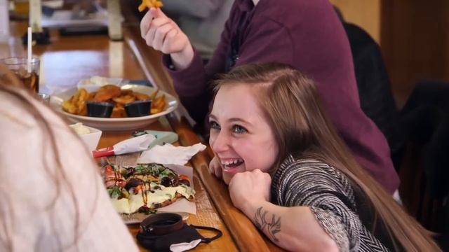 22-Year-Old Explains Why She's Stuck In The Body Of An 8-Year-Old | I Am Shauna Rae смотреть онлайн