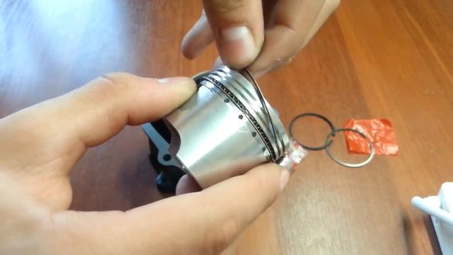 Как поставить кольца на поршень 4т двигателя