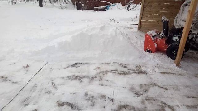Купили снегоуборщик.