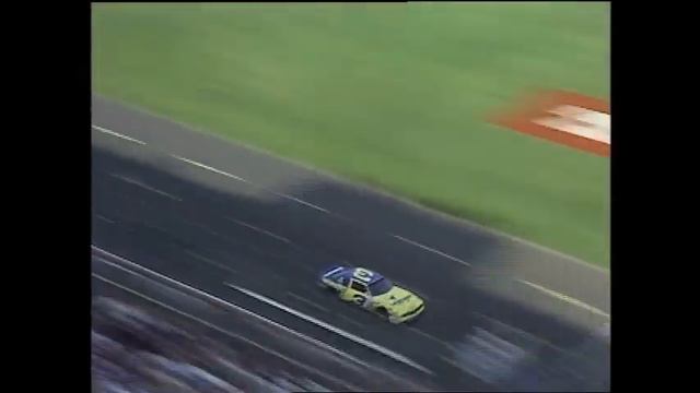 Dale Earnhardt "The Pass In The Grass" смотреть онлайн