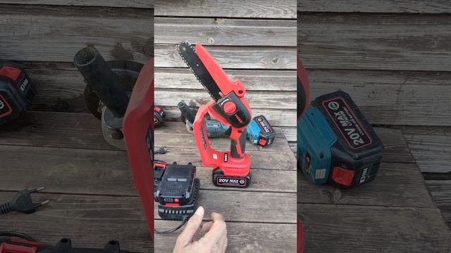 На сколько времени хватает аккумулятора в цепной пиле WOSAI MT-SER BLMJ - ответ на комментарий смотреть онлайн