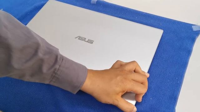 【Ezstick】ASUS VivoBook 17 X712 X712FB 機身貼 螢幕貼 TOUCHPAD貼 施工過程 DIY 筆電包膜 смотреть онлайн
