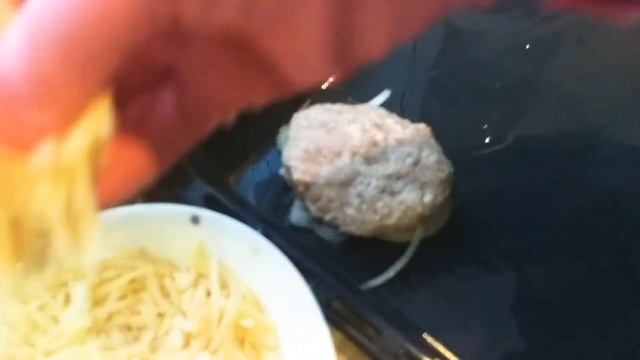 Котлеты- мечта!! под сыром в духовке! Быстро и очень вкусно!Попробуем?) смотреть онлайн