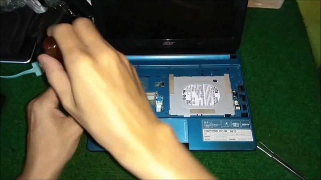 Bongkar Netbook ACER Aspire One D270