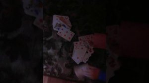 Детская игра в карты