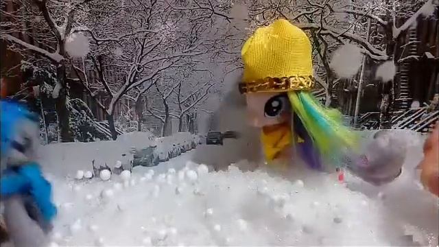 Игра в снежки смотреть онлайн