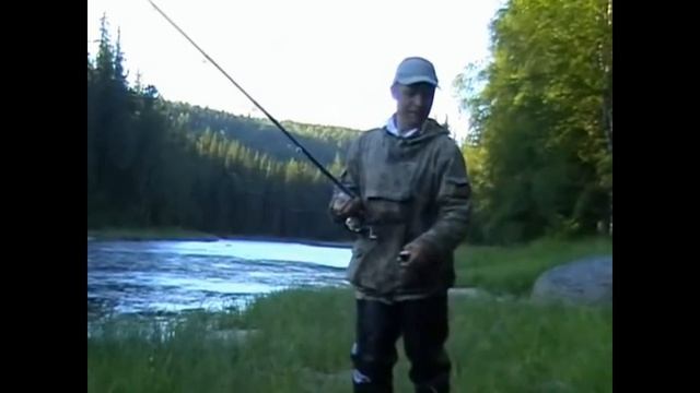 Таежная рыбалка на спиннинг / Рыбалка на хариуса / Рыбалка на ленка смотреть онлайн