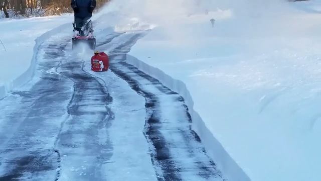 Snapper SS822E Snow Blower in Action смотреть онлайн