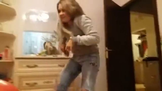 ДИНОЗАВРИК МИЛА смотреть онлайн