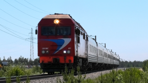 До сих пор красный ТЭП70БС-091 с фирменным поездом "Обь" Новосибирск - Новый Уренгой