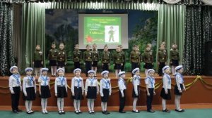 Мальчишка - будущий солдат