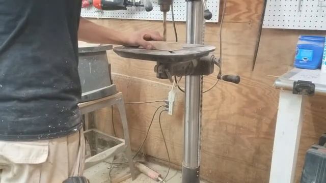 DIY Woodworking | Building a table base смотреть онлайн