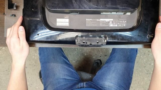 монитор Philips Brilliance 220CW разборка смотреть онлайн