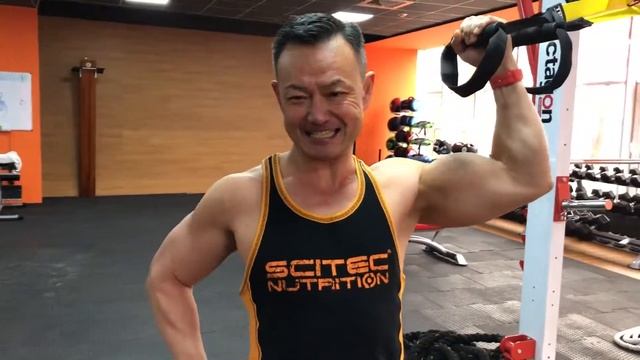 Упражнение для бицепса на TRX смотреть онлайн