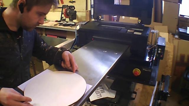 DTG printing and how to print on plywood. Планшетный принтер и печать на фанере смотреть онлайн