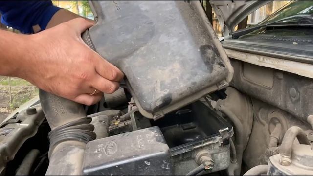 Как самому поменять воздушный фильтр в машине смотреть онлайн