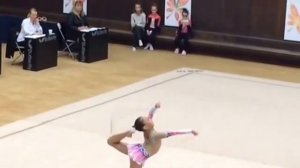 Наргис Усупова - художественная гимнастика. Выступление со скакалкой.