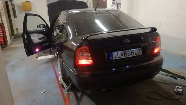 Octavia 1.8t RS chip 158kW/214PS,, pops and bangs #octaviavrs #popsmoke смотреть онлайн