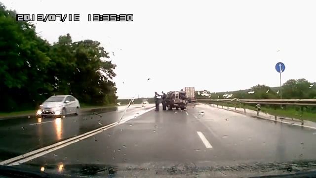 Прадо влетел в фуру смотреть онлайн