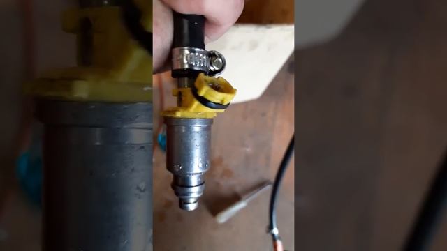 Воняет бензином в салон, текут форсунки на двигателе 3sfe на Toyote смотреть онлайн