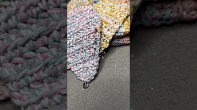 Шапка Бини с ушками зайца #вязаниедляначинающих #вязаниекрючком #шапка #шапкакрючком смотреть онлайн