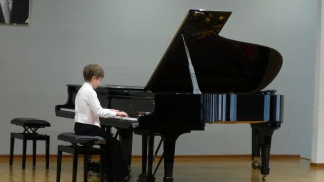 В.А. Моцарт, Соната № 5, соль-мажор, 1 часть смотреть онлайн