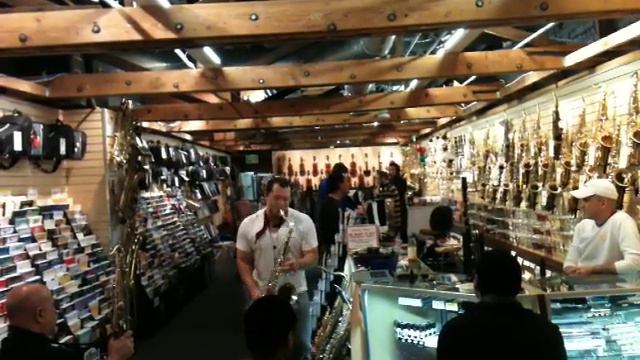 Keith McKelley at the Hollywood Sam Ash....Theo Wanne Mpc Clinic 1-17-12 смотреть онлайн