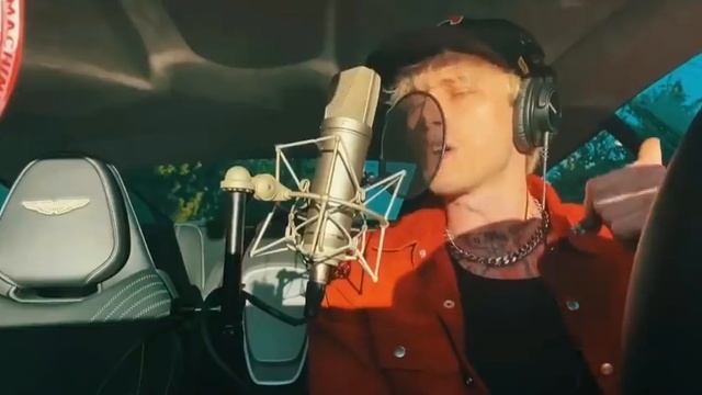 Machine Gun Kelly-roll the windows up (Full Music Video) (smoke and drive pt.2) смотреть онлайн