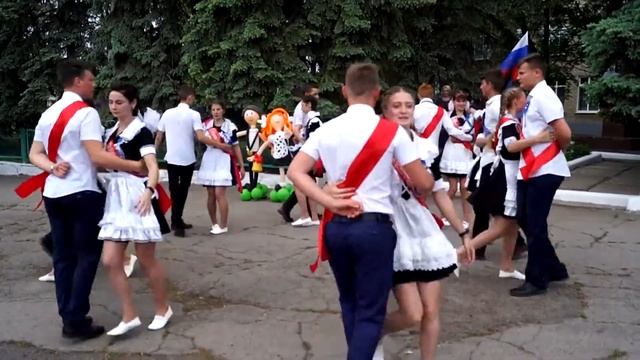 Сюрприз выпускников 11 класса школы с Дмитровка май 2021 смотреть онлайн