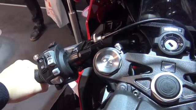 Новинка от HONDA CBR1000RR Fireblade 2017