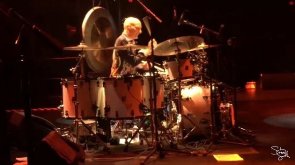 Steve Smith Drum Solo with Journey:  Honolulu 2017