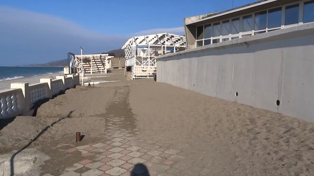 Вот где хранится песок до сезона! Набережная и пляж у ЖК "Сан-Марина" в Лазаревском. 21 января 2019 смотреть онлайн