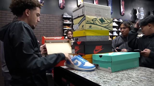 Kid Tried Selling Fakes! смотреть онлайн